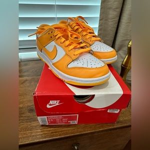 Nike low dunks